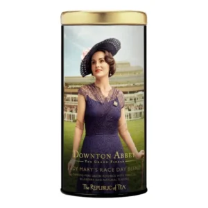 Downton Abbey® Lady Mary's Race Day Herbal Blend kaufen ☆ Fruchtig-frischer Kräutertee ☆ Heidelbeere, Kirsche & Zitrus ☆ Heiß oder als Latte ☆ Jetzt probieren!