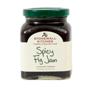 Stonewall Kitchen Spicy Fig Jam – fruchtige Feigenkonfitüre mit Äpfeln und Habanero-Chilis. Ideal zu Käse, Charcuterie, Sandwiches, Burgern und BBQ.