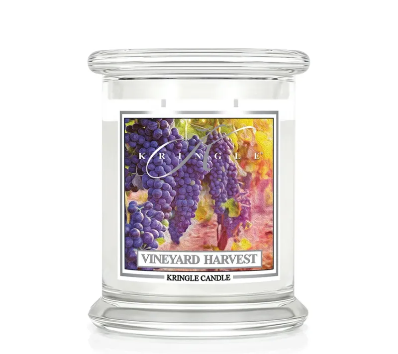 Classic Candle Vineyard Harvest (14.5 oz-Glas, 2-Docht) Vineyard Harvest ♥ Fruchtiger Herbstduft von Kringle Candle ♥ Mit Himbeeren, Zimt & Karamell ♥ Jetzt reinschnuppern