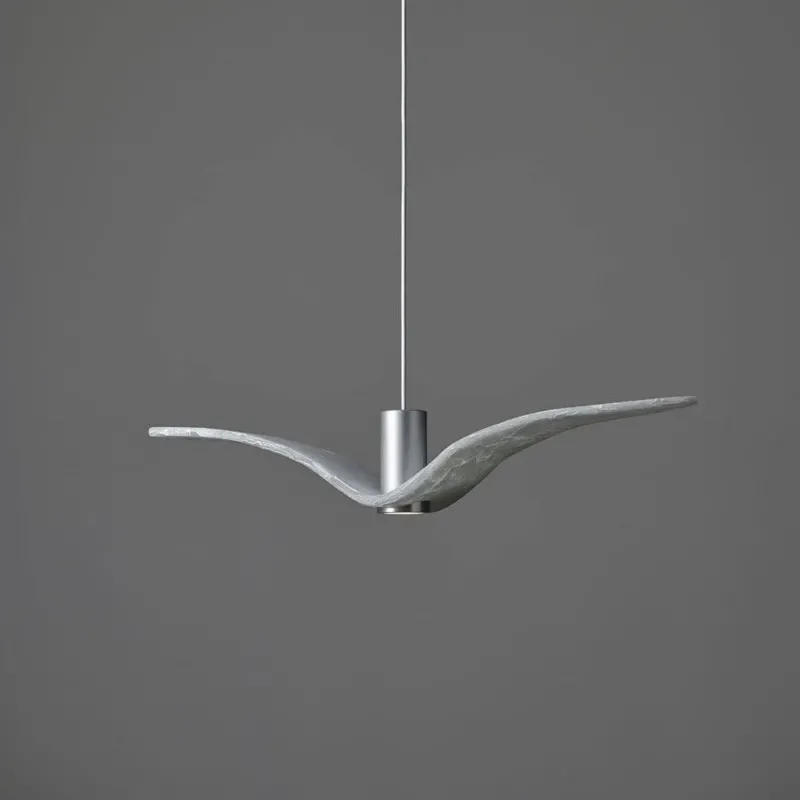 Brokis Hängeleuchte Night Birds waagrechte Flügel 78cm in modernem Design mit eleganten Flügeln.