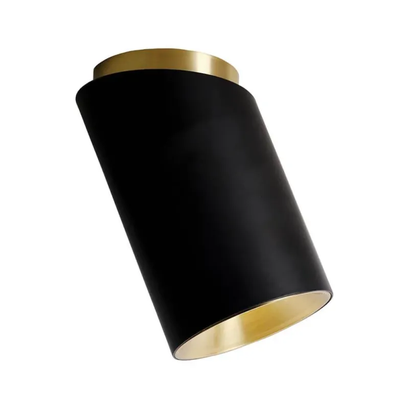 DCWéditions Tobo Decken Aufbauleuchte Schräg in modernem Design mit schwarzem Gehäuse und goldener Innenfarbe.