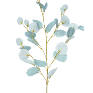 Der künstliche Zweig Eukalyptus 84 cm ist ein einzelner künstlicher Zweig mit mehreren Zweigen und runden, hellblau-grünen Blättern vor einem schlichten weißen Hintergrund.
