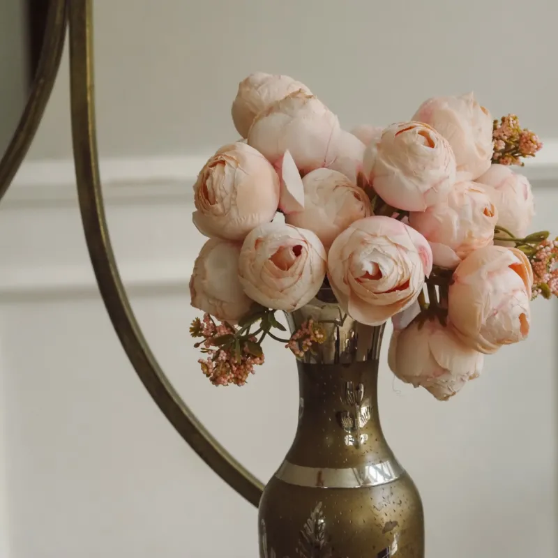 Deko-Rosenstrauß Zartrosa · Gefüllte Blüten in Landhausstil-Optik
