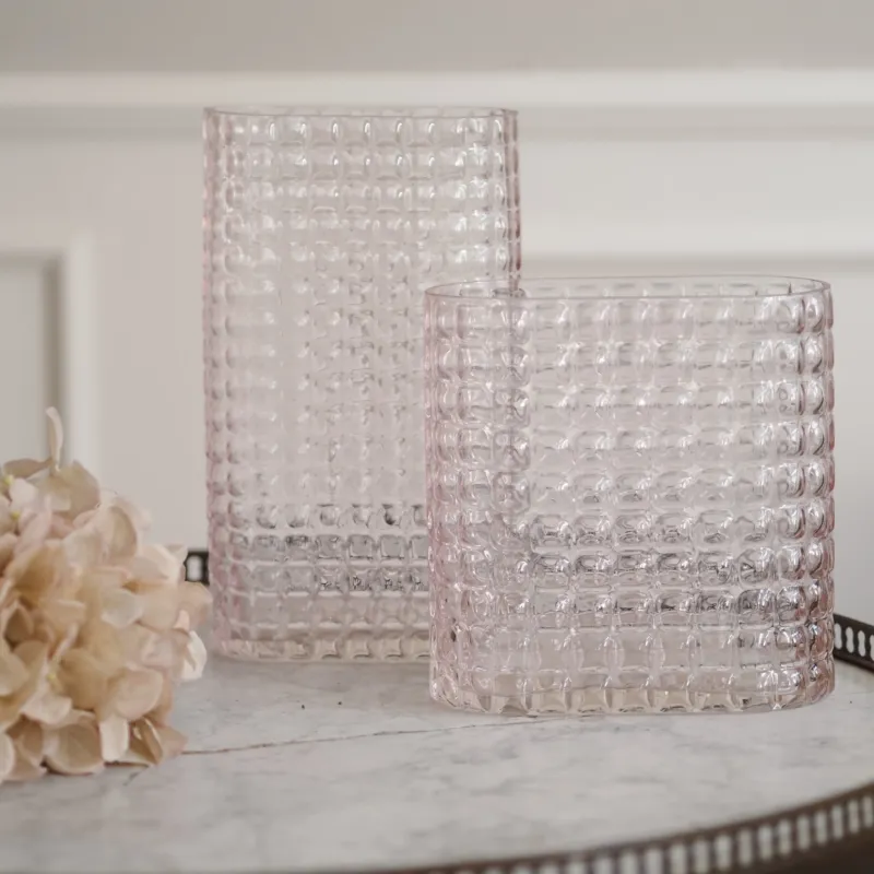 Glasvase · strukturiertes Glas mit Rosé-Ton · moderne Dekorvase
