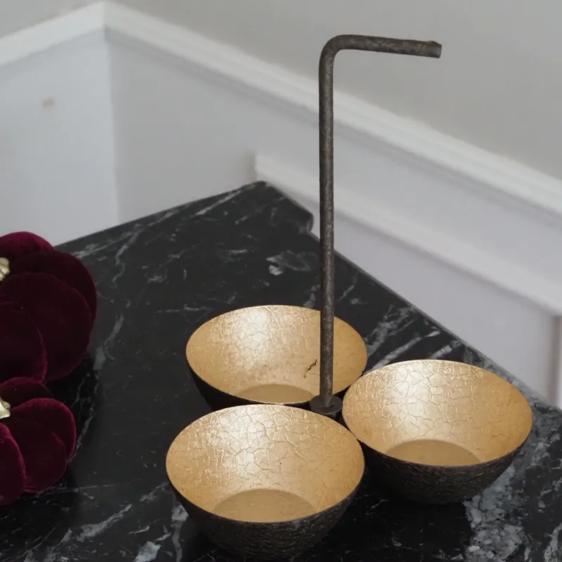 Schalenset Almu · 3 Dekoschalen im Metallgestell · Goldfarben