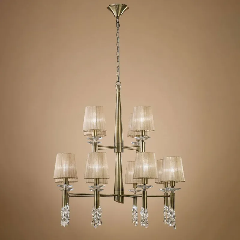 Tiffany Pendelleuchte 12-flammig in modernem Design mit metallischen und textilen Elementen.