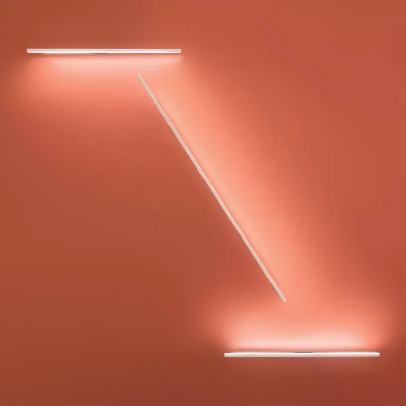 Nemo Linescapes Wall 102 LED Wandlampe an einer Wand, modernes Design mit indirekter Beleuchtung