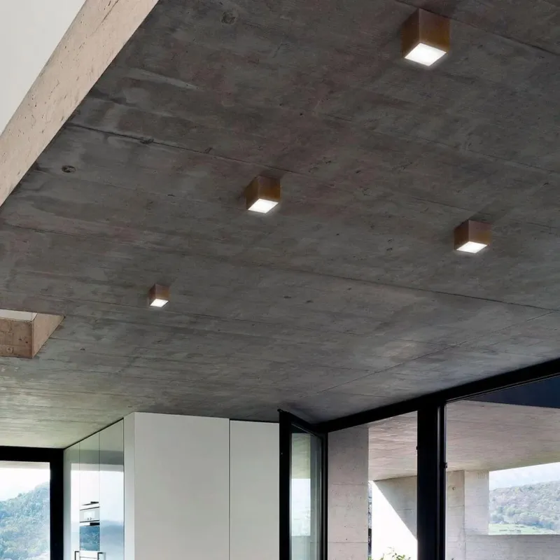 Panzeri Three LED-Deckenlampe Würfelform für moderne Innenräume, quadratische Deckenleuchte zur Wand- und Deckenmontage
