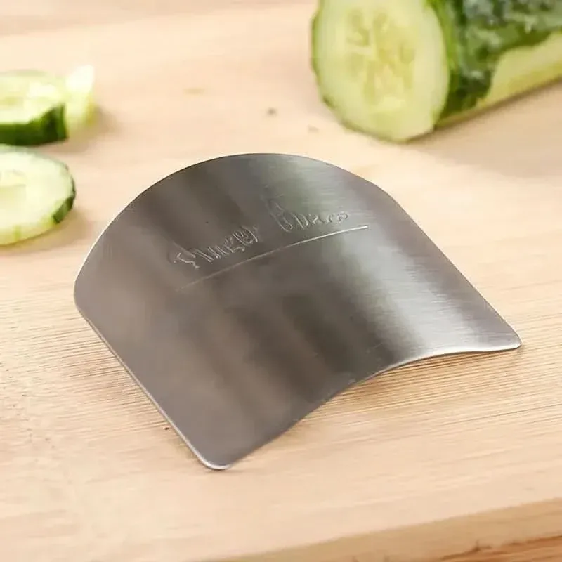 SAFECUT – Finger Guard Protector for Safe Kitchen Chopping