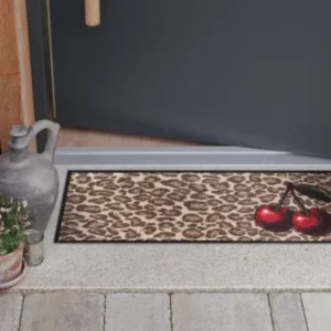 Kleiner Fußabtreter mit Leoprint und Kirschen