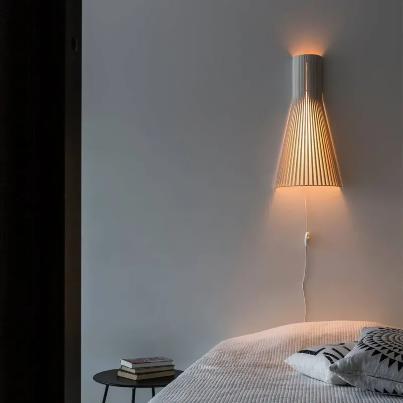 Wandleuchte Secto Small 4231 aus Holz 45cm, handgefertigt, moderne Wandleuchte für gemütliches Licht