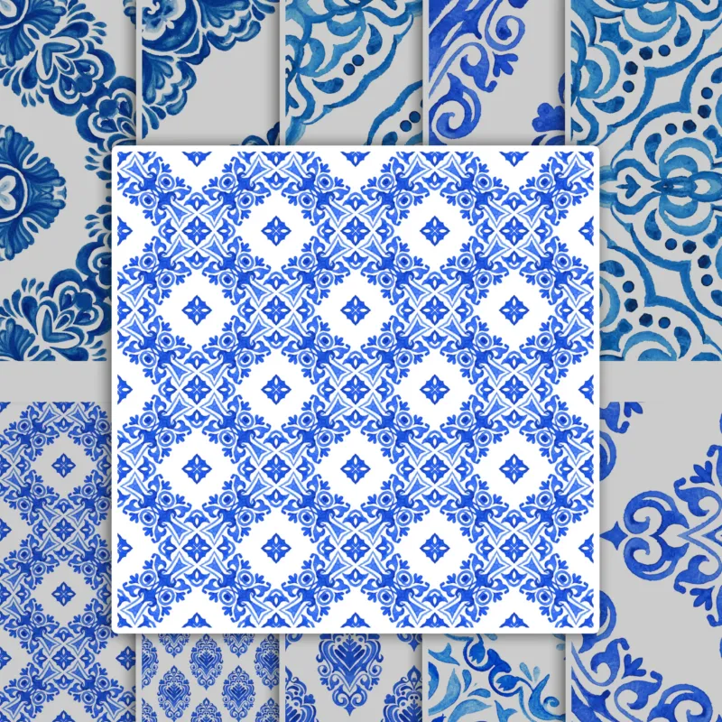 Blau-weiße Fliesenmuster mit floralen Motiven.