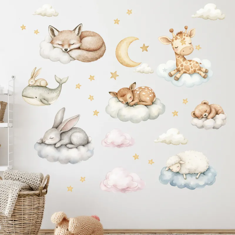 Wandtattoo mit schlafenden Tieren auf Wolken im Kinderzimmer