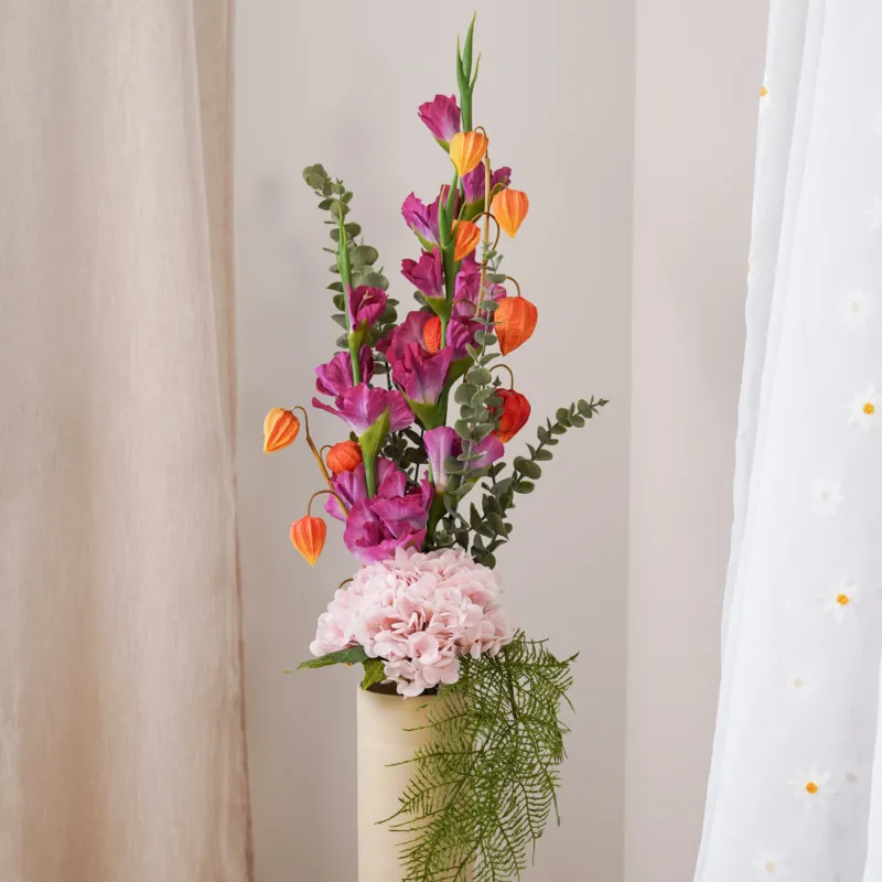 Bouquet artificiel Kandeece, détail des fleurs et textures en format haut - Flowrette