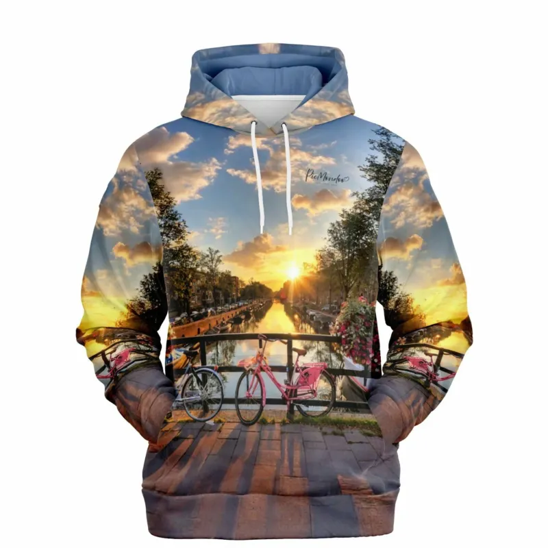 Dreamer Hoodie mit Amsterdam-Motiv: Sonnenuntergang über Kanalbrücke mit pinkem Fahrrad, hochwertiger AOP-Druck