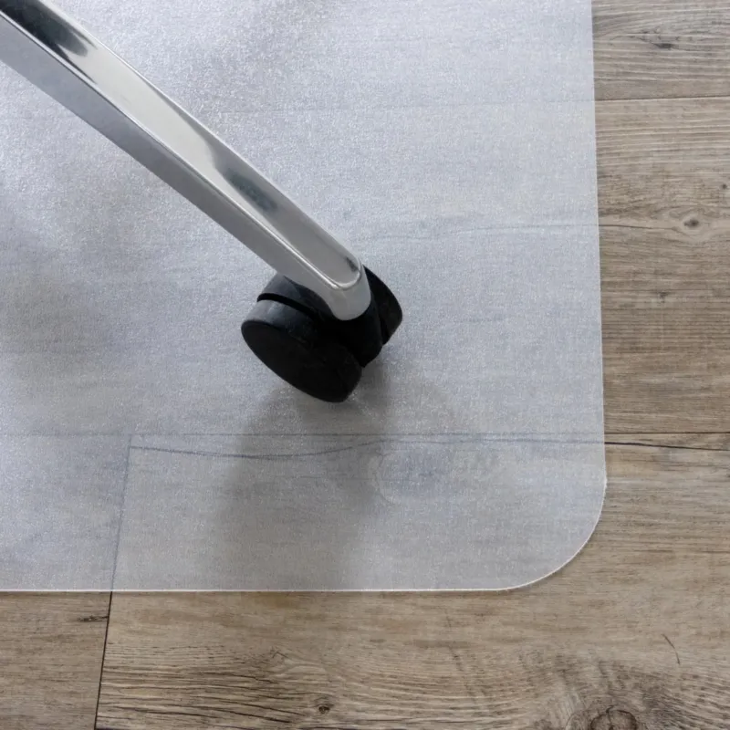 Milchweiße Bodenschutzmatte FORTIFLEX für Hartböden unter einer Bürostuhlrolle von hjh OFFICE