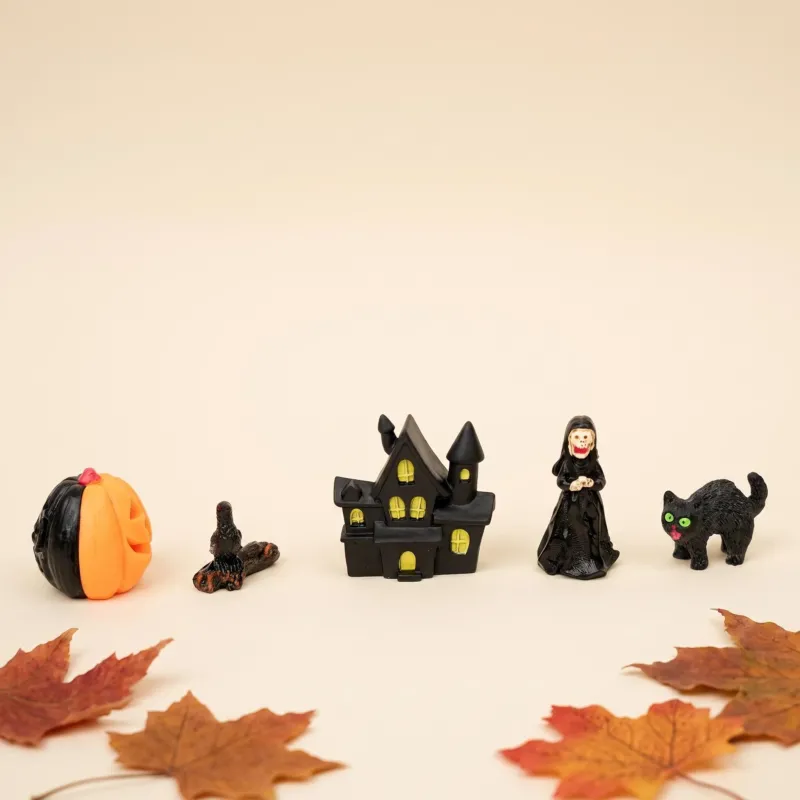 Trick or Treat Village - 5 pcs - Halloween Miniatures ↑ 2-4 cm