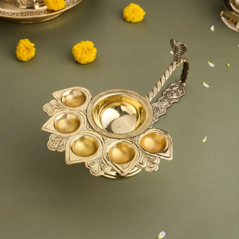 Brass Traditional Panch aarti with handle (3.5 INCH)