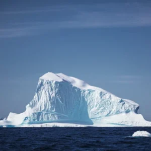 08 Aquguailinfreane ('Arc Of Beauty') Icebergs