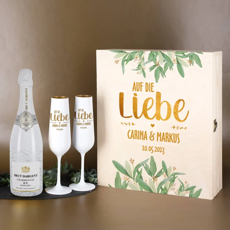 Geschenkset zur Hochzeit mit Sekt, zwei Sektgläsern und Geschenkkiste