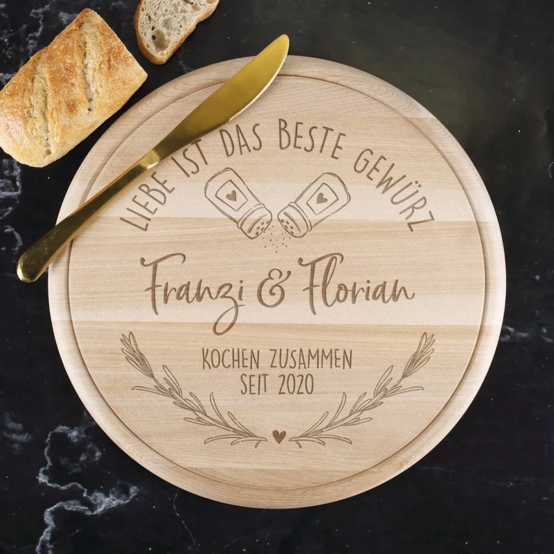 Liebe ist das beste Gewürz - graviertes Holzbrettchen zur Hochzeit oder zum Einzug