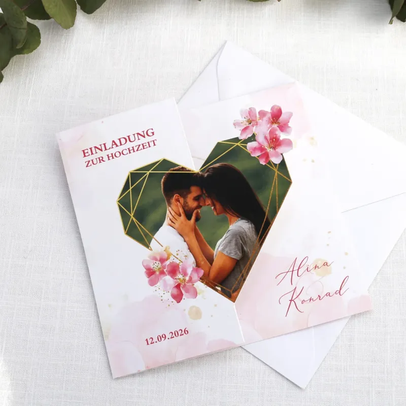 Einladungskarte zur Hochzeit - Faltkarte mit Foto im Blüten-Herz