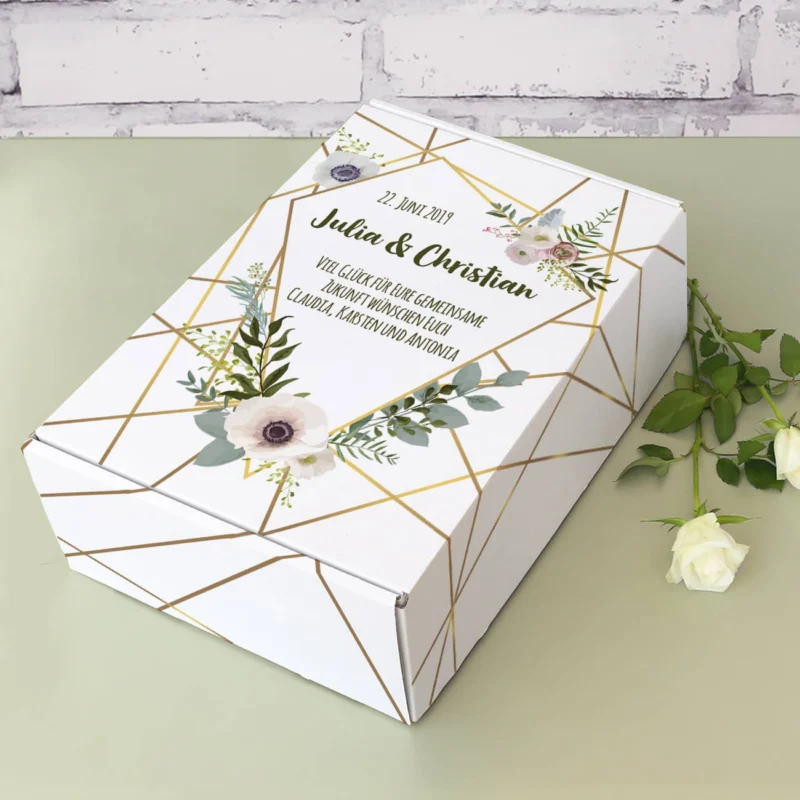 Edler Geschenkkarton zur Hochzeit mit Blüten und Wunschtext