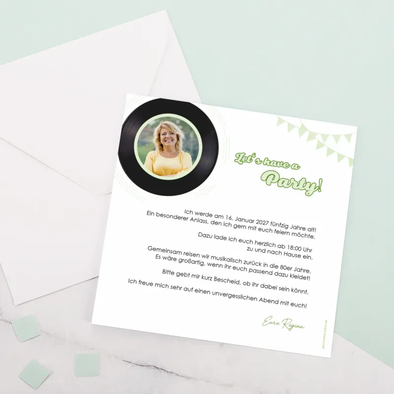 Quadratische Einladungskarte Geburtstag mit Schallplatte und personalisierten Details in verschiedenen Farben