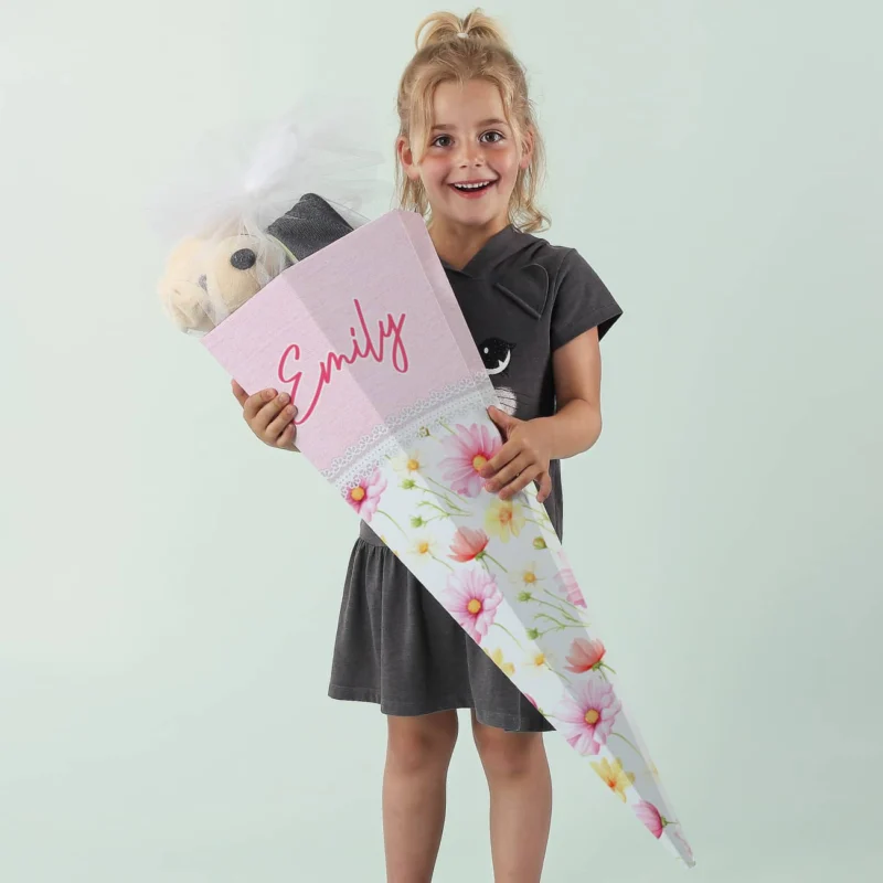 Moderne Schultüte mit Name & rosa Spitzendetail