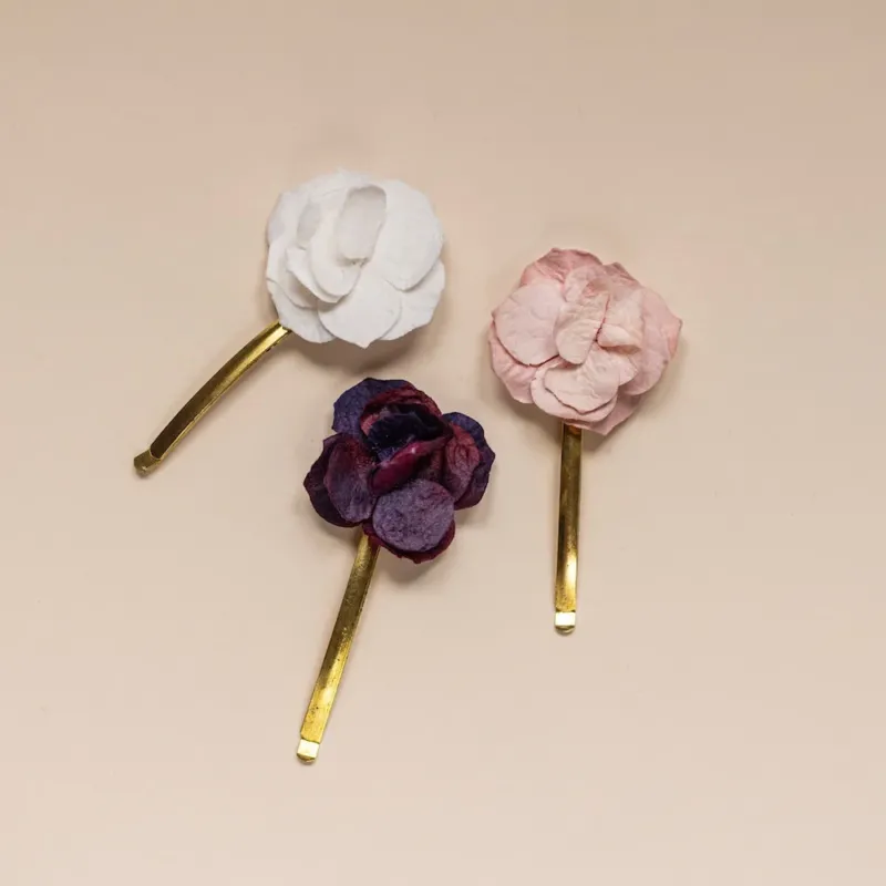 Trio de barrettes fleurs en papier multicolore, vue de face des trois pièces - Flowrette