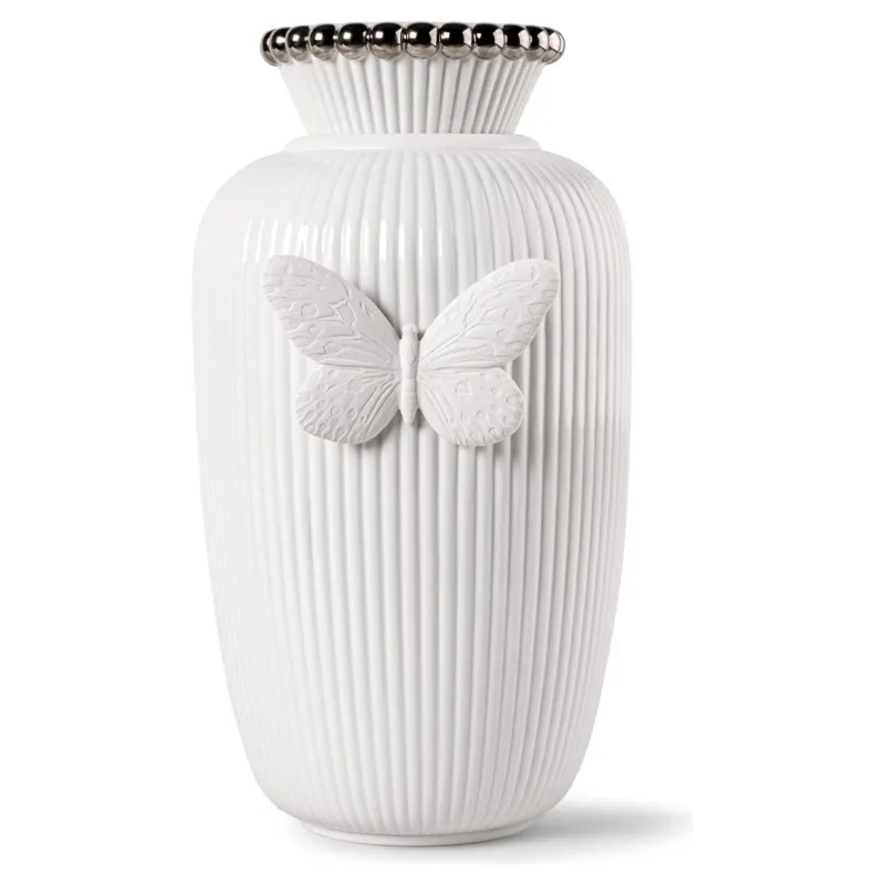 Designvase LADY LUCK aus Porzellan mit appliziertem Schmetterling